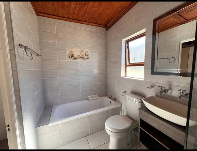 2 BEDROOM APARTMENT TO LET IN TABLE VIEW